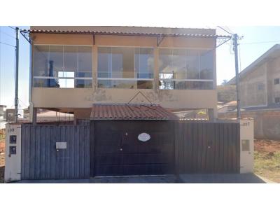 LOTE 0198 - Imóvel Residencial localizado na Rua Padre Júlio Chevalier, n°199 e 207.