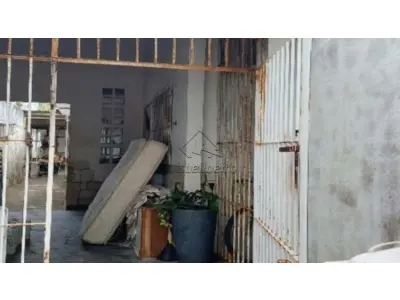 LOTE 00712 - CASA RESIDENCIAL COM GARAGEM LOCALIZADA À RUA JOÃO VICTOR DE MATOS, Nº231, ARACAJU/SE. COM ÁREA TOTAL DE 300,00 M² E ÁREA CONSTRUÍDA DE 144,00 M². (ENTRE EM CONTATO COM O LEILOEIRO 035-99710-0861 - PARCELAMENTO EM ATÉ 59 MESES )