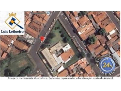 LOTE 0262 - Conjunto prédios adaptados para creche e educação infantil, situado à frente da Rua Cel. Domingos Marino de Azevedo, limitando-se com a Rua Philomena Fauvel e a Rua Batista Laura Recetti, Vila Boa Vista, São Carlos/SP. Com área total de 2.660,00 m².