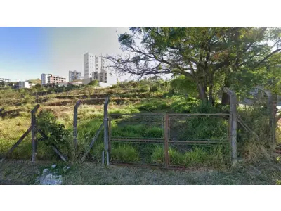 LOTE 00821 - LOTE DE TERRENO Nº 06 DA QUADRA 58, LOCALIZADO NA RUA MANOEL CANDIDO MARTINS, JARDIM COUNTRY CLUB, POÇOS DE CALDA/MG. ÁREA TOTAL DE 2.933,22 M²