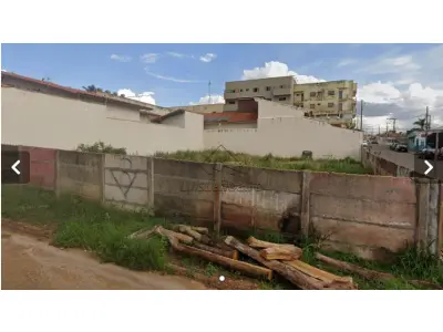 LOTE 02722 - Lote com Edificação (Barracão 157 m²) em Área de 337 m² ¿ Rua Atanásio dos Santos, Carmo do Paranaíba - MG
