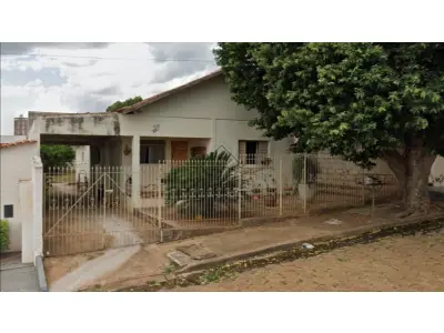 LOTE 095 - CASA EDIFICADA NO TERRENO N. 3, QUADRA 8, SITUADO NO LADO PAR DA RUA MARIA HELENA, PRESIDENTE VENCESLAU/SP, TERRENO COM 399M² E ÁREA CONSTRUÍDA COM 70M², SEGUNDO RGI AV-4.