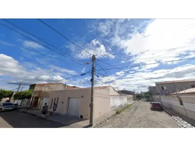 LOTE 00712 - Imóvel na R. DEOCLECIANO BEZERRA COM A RUA BRIGADEIRO EDUARDO GOMES (ENTRE EM CONTATO COM O LEILOEIRO 035-99710-0861 - PARCELAMENTO EM ATÉ 59 MESES )