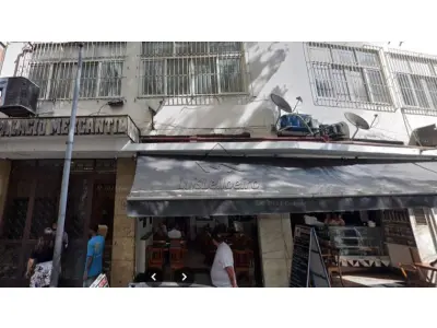 LOTE 080 - SALA COMERCIAL - Sala 216 no Edifício Palácio Mercantil, estrategicamente localizada na Av. Presidente Vargas, 482 (numeração suplementar Rua Miguel Couto, 105), Centro, Rio de Janeiro/RJ.