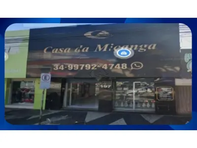 LOTE 0045 - Imóvel Comercial - Quota parte do imóvel comercial situado na Avenida João Pessoa, nºs 197 e 203, esquina com Avenida João Pinheiro, Urbelândia/MG, com área total construída de 942,65 m². (PARCELAMENTO EM ATÉ 60 MESES)