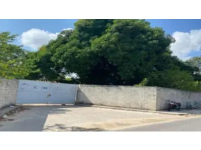 LOTE 009 - LOTE em Jurucutuóca, denominado Parque Sol Nascente, constituído dos lotes 21 e 22, da quadra S, lado ímpar da Rua 14, com área de 858m² e edificação de uma casa, localizado em Eusébio/CE.