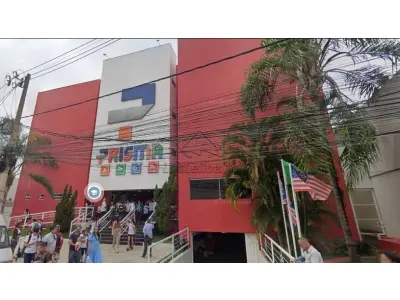 LOTE 0025 - PRÉDIO COMERCIAL - Imóvel comercial educacional constituído pelas matrículas 11299 e 26761, há no imóvel 3 blocos com benfeitorias não averbadas nas matrículas, localizado na Rua Irmã Beata, nº 67, Centro, Montes Claros/MG.