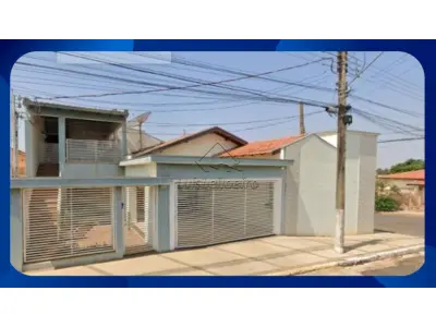LOTE 07942 - CASA - 50% do imóvel residencial, na Rua Dom Bosco, 395, com área construída de 308,39m², pertencente ao lote de terreno n° 11, da quadra n° 63, localizado no município de Rinópolis/SP (PARCELAMENTO EM ATÉ 60 MESES)