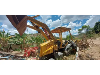 LOTE 023 - RETRO ESCAVADEIRA RANDON RK 406B/