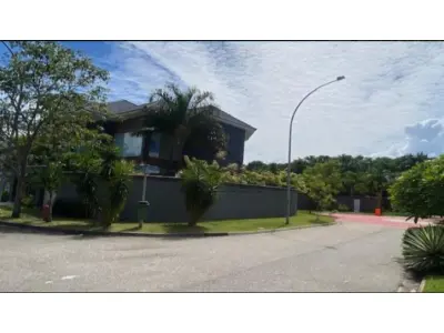 LOTE 000 - CASA DE CONDOMÍNIO - Casa de alto padrão com 2 pavimentos e área total de 681,00m², localizada no Condomínio Quintas del Lago, Rua Ernani Vasconcelos, 115, Barra da Tijuca, Rio de Janeiro/RJ