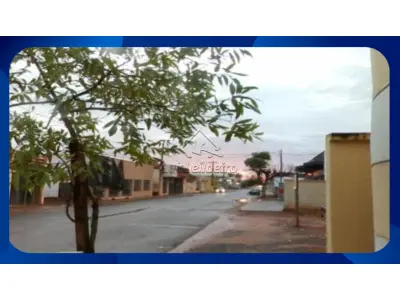 LOTE 033 - 50% DO LOTE 01-B. COM BENFEITORIAS, À RUA COMENDADOR GARCIA, Nº 533, JARDIM BELA VISTA, PARNAÍBA/MS, COM ÁREA TOTAL DE 999,90M²