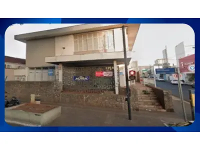 LOTE 029 - Imóvel Residencial - Quota parte do imóvel residencial situado na Avenida João Pinheiro, nº 860, esquina com a Rua Quintino Bocaiúva, Urbelândia/MG, com área de terreno de 294,80 m² e área construída de 268,25 m². (PARCELAMENTO EM ATÉ 60 MESES)