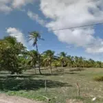 IMOVEL DENOMINADO AREA A, LOCALIZADO NA RUA B, LOTEAMENTO PORTO DAS CANOAS, MOSQUEIRO, ARACAJU/SE. COM AREA TOTAL DE 492,33M²