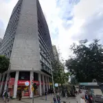 SALA DO EDIFÍCIO LOCALIZADO À AVENIDA RIO BRANCO (ENTRE EM CONTATO COM O LEILOEIRO 035-99710-0861 - PARCELAMENTO EM ATÉ 59 MESES )