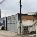 IMÓVEL COMERCIAL - RUA ACÁCIAS, 506, BAIRRO FÁTIMA, JOINVILLE/SC. LOTE Nº 13 DA QUADRA 9, DO PARQUE RESIDENCIAL GETULIO VARGAS, COM ÁREA 360M², IMOVEL SENDO UTILIZADO COMO DEPOSITO DE SUCATA